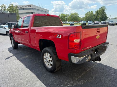 Used 2014 Chevrolet Silverado 2500 LT w/ Interior Plus Package AWD/4WD image 3