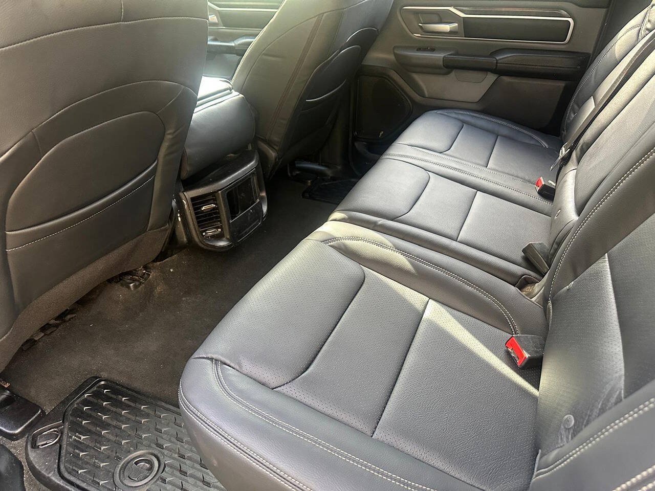 Used 2021 RAM 1500 2WD Crew Cab image 17