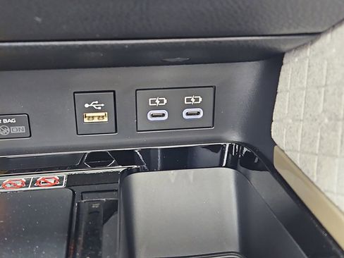 New 2026 Toyota Camry Hybrid AWD/4WD image 14