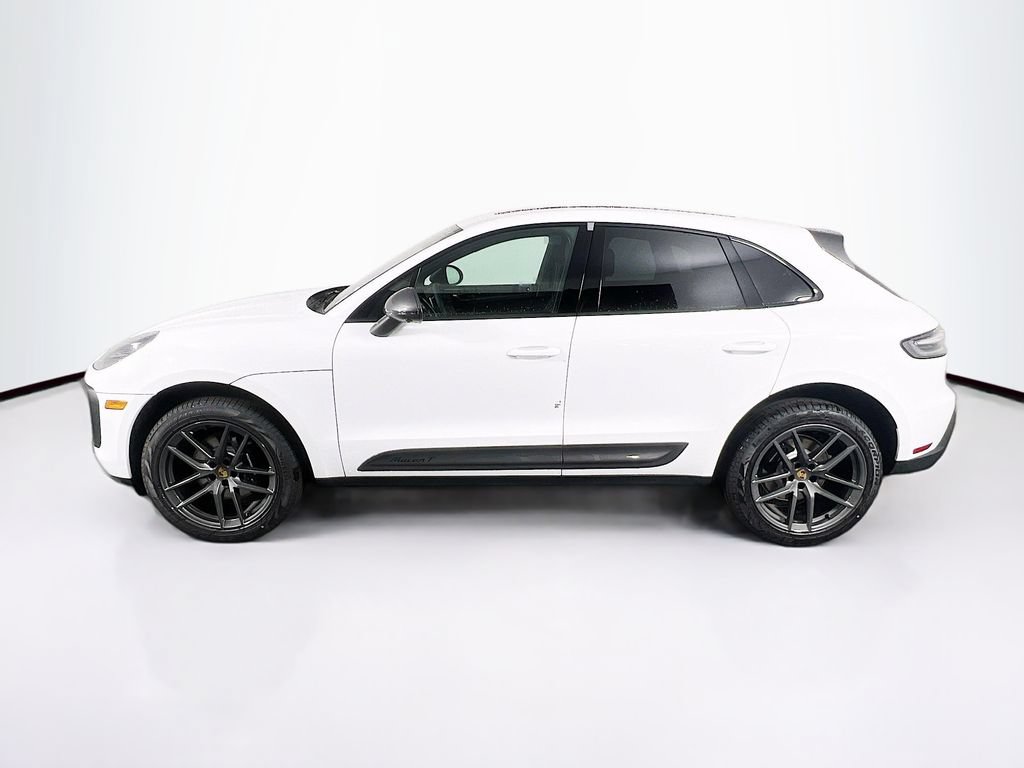 Certified 2026 Porsche Macan AWD/4WD image 2