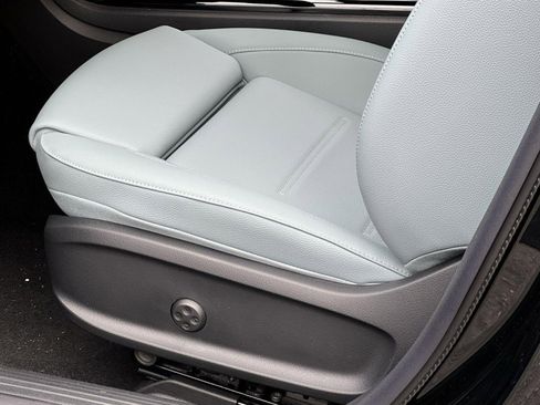 New 2025 Mercedes-Benz CLA 35 AMG 4MATIC image 12