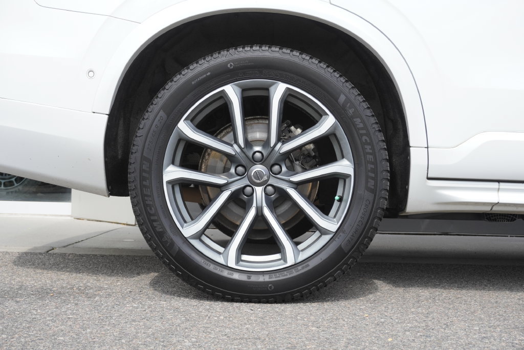 Used 2018 Volvo XC90 T6 Momentum w/ Convenience Package AWD/4WD image 34