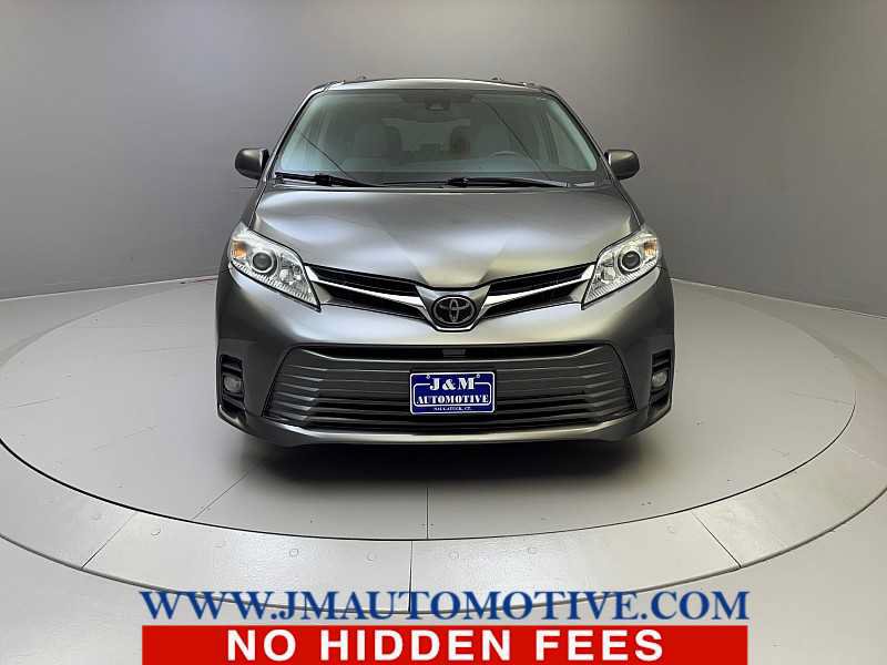 Used 2019 Toyota Sienna XLE w/ Carpet Mat Package AWD/4WD image 8
