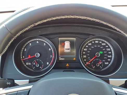 Used 2021 Volkswagen Atlas SE w/ Panoramic Sunroof Package image 19