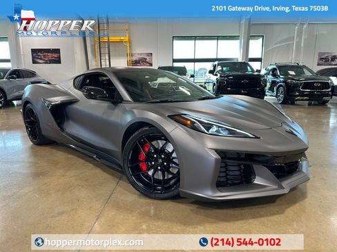Used 2025 Chevrolet Corvette Z06 RWD image 1