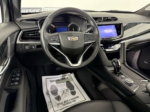 Used 2025 Cadillac XT6 Premium Luxury image 18