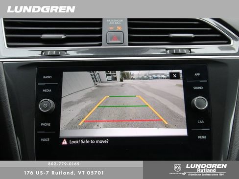 Used 2024 Volkswagen Tiguan SE w/ Panoramic Sunroof Package image 20