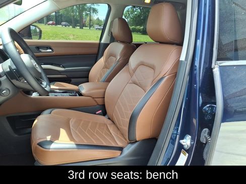 Used 2025 Nissan Pathfinder Platinum w/ Cargo Package AWD/4WD image 12
