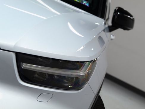 Used 2021 Volvo XC40 T5 R-Design w/ Advanced Package image 7