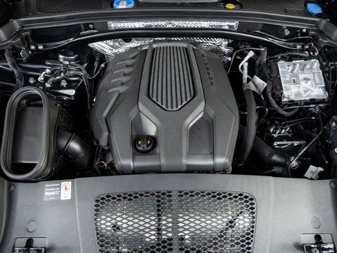 New 2026 Porsche Macan AWD/4WD image 35