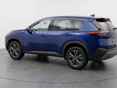 Used 2025 Nissan Rogue SV image 5