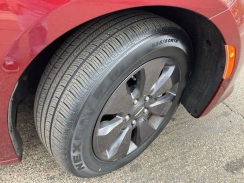 Used 2020 Chrysler Pacifica Limited w/ Advanced Safetytec Group FWD image 50