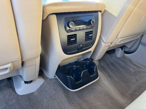 Used 2013 Chevrolet Avalanche LTZ image 24