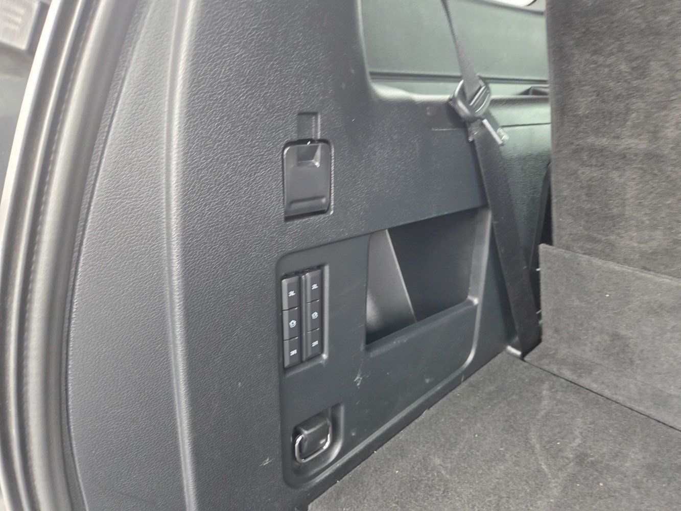 Used 2020 Ford Expedition XLT w/ Equipment Group 202A AWD/4WD image 36