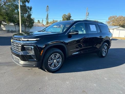 Certified 2025 Chevrolet Traverse LT image 3