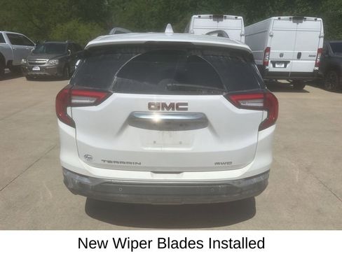 Used 2022 GMC Terrain SLT w/ Tech Package AWD/4WD image 9