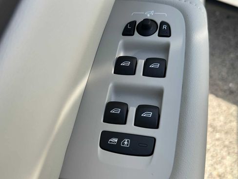 New 2025 Volvo XC60 B5 Ultra w/ Protection Package Premier image 21