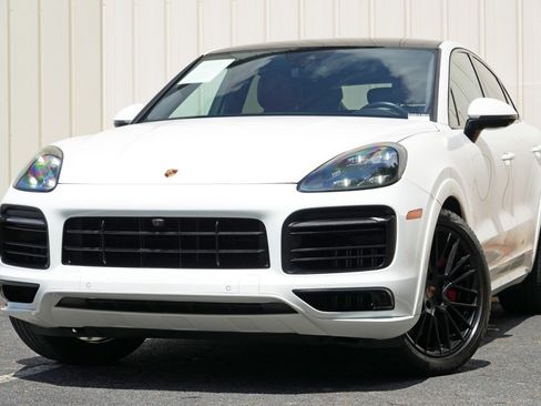 Used 2023 Porsche Cayenne GTS AWD/4WD image 3
