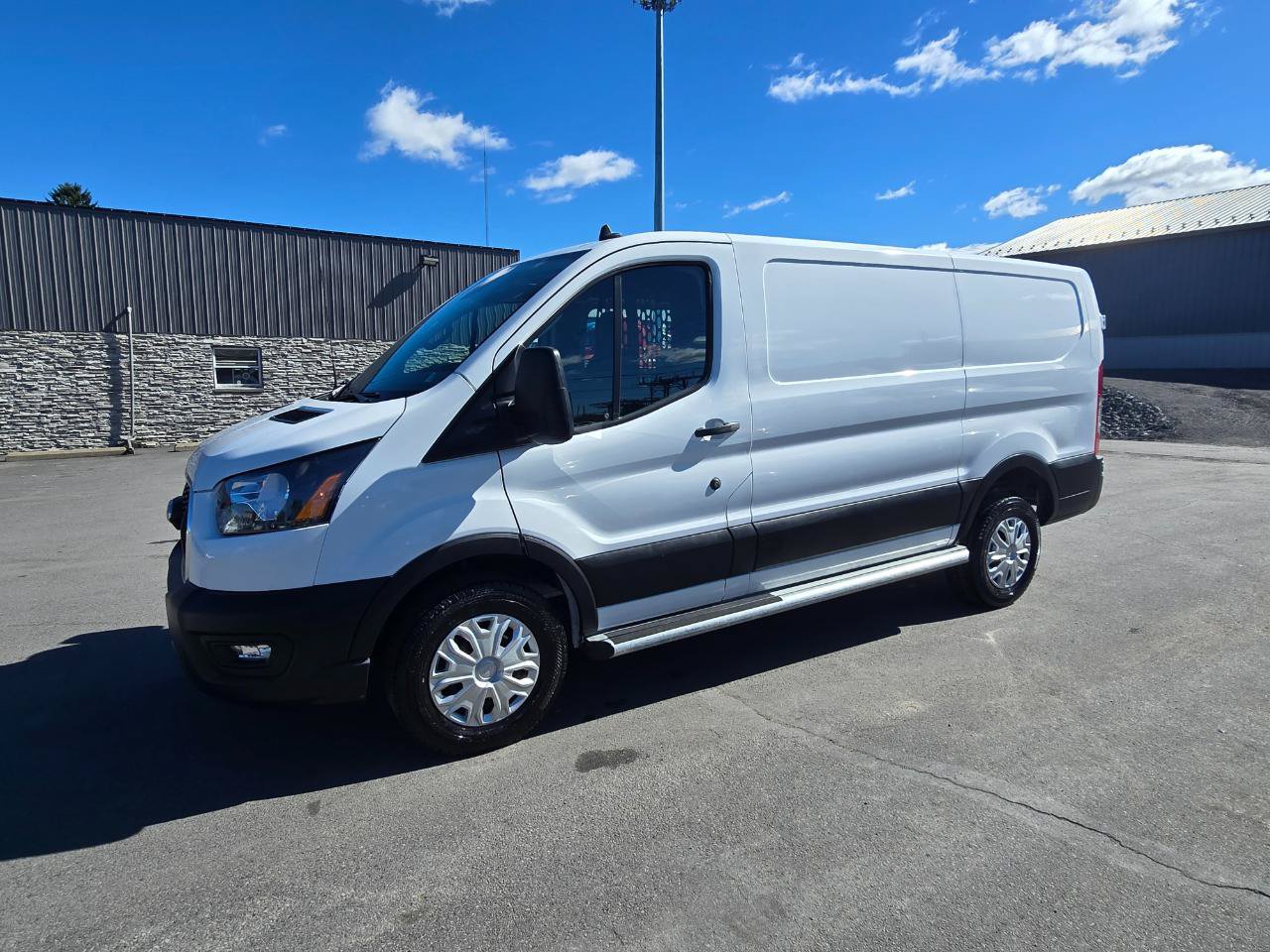 Used 2025 Ford Transit 250 Low Roof w/ Exterior Upgrade Package RWD image 3
