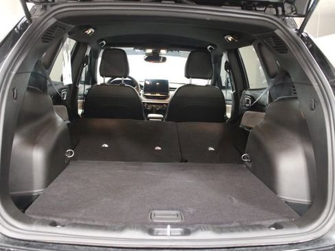 Used 2025 Jeep Compass Limited image 14