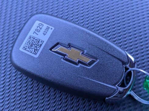 Used 2025 Chevrolet Equinox LT w/ Safety and Technology Package FWD image 23