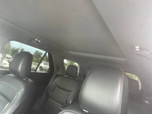 Used 2023 Ford Explorer XLT w/ Equipment Group 202A AWD/4WD image 14