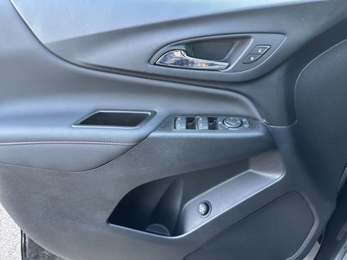 Used 2023 Chevrolet Equinox RS w/ LPO, Floor Liner Package image 9