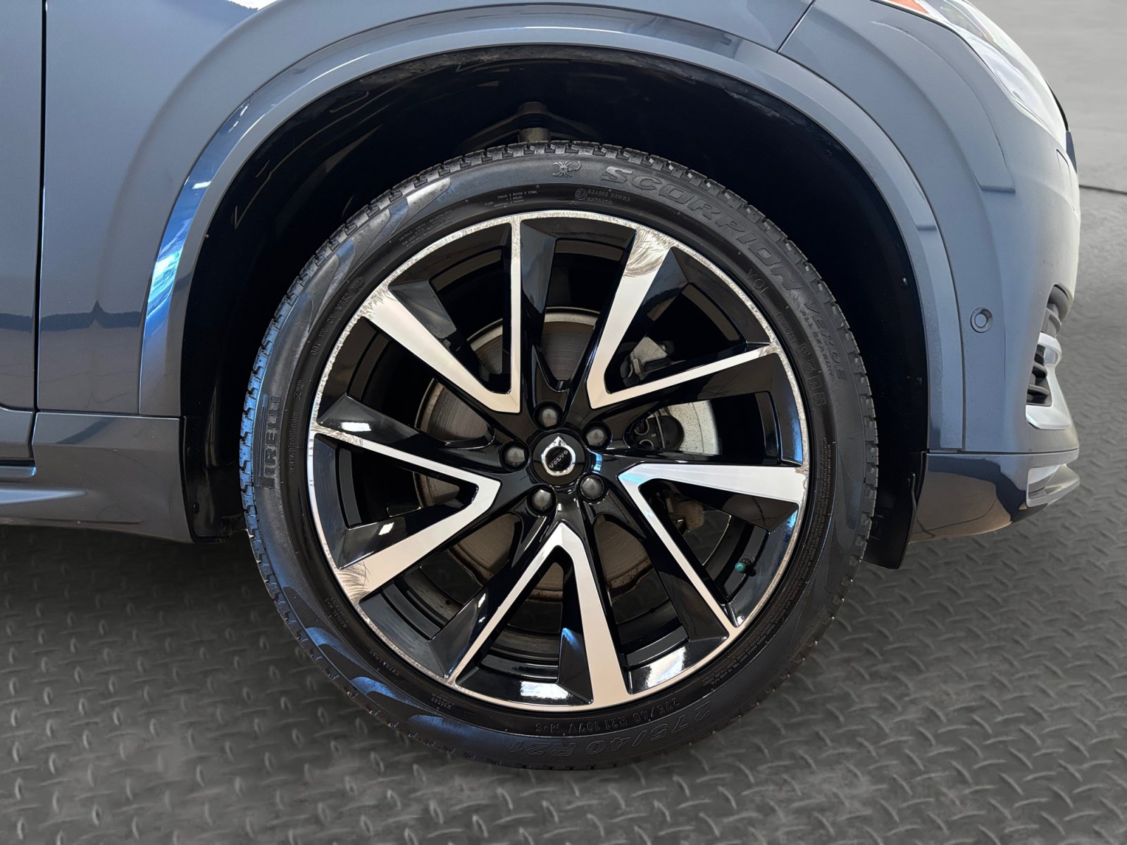 Used 2024 Volvo XC90 B6 Ultimate w/ Protection Package Premier AWD/4WD image 17