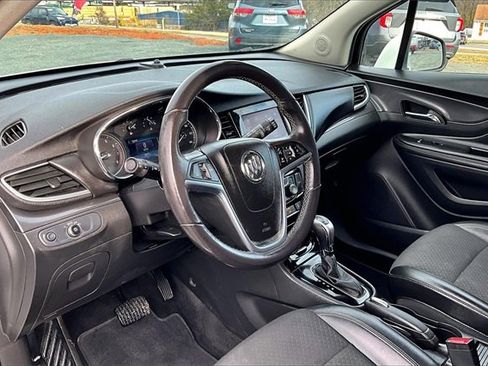 Used 2022 Buick Encore Preferred w/ Safety Package image 11