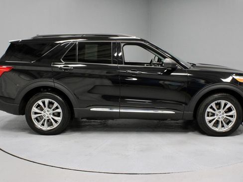 Certified 2023 Ford Explorer XLT w/ Equipment Group 202A AWD/4WD image 7