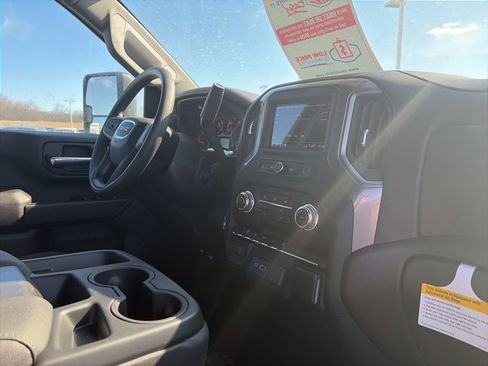 New 2026 GMC Sierra 3500 Pro image 4