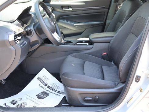 Used 2024 Nissan Altima 2.5 SV FWD image 20