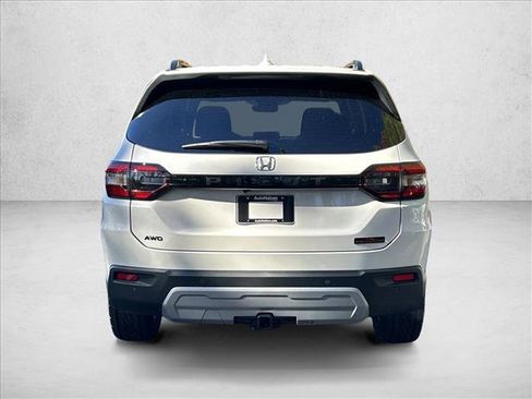 New 2025 Honda Pilot TrailSport image 8