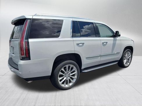 Used 2017 Cadillac Escalade Luxury AWD/4WD image 3