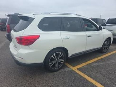 Used 2019 Nissan Pathfinder Platinum w/ Cargo Package image 4