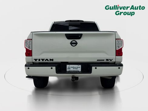 Used 2018 Nissan Titan SV w/ SV Convenience Package RWD image 7