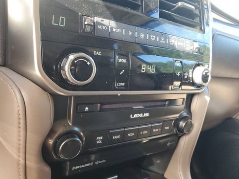 Used 2022 Lexus GX 460 Luxury w/ Accessory Package AWD/4WD image 23