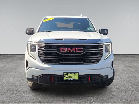 Used 2022 GMC Sierra 1500 AT4 w/ Technology Package AWD/4WD image 2