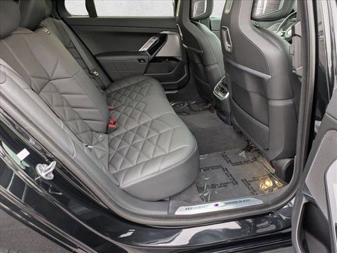 Used 2023 BMW 740i image 21