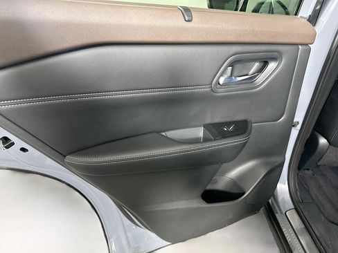 Used 2023 Nissan Rogue SL w/ SL Premium Package FWD image 26