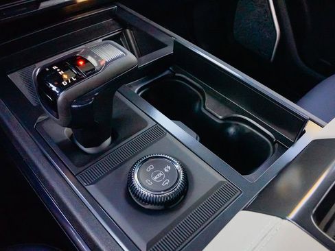 Used 2026 GMC Hummer EV SUV image 19