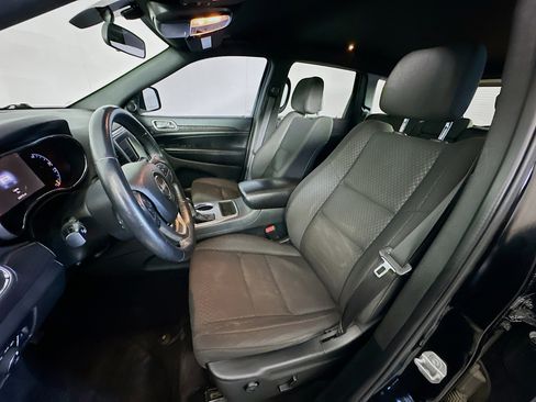 Used 2018 Jeep Grand Cherokee Laredo AWD/4WD image 13