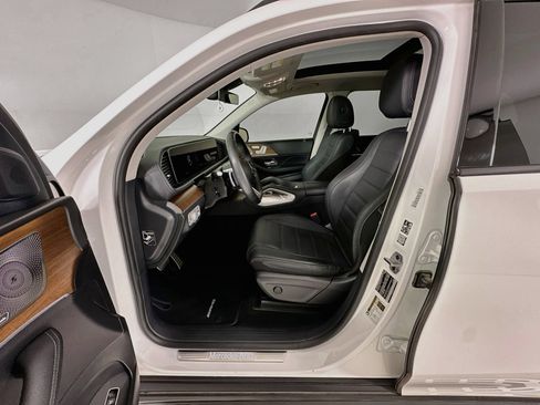 Used 2024 Mercedes-Benz GLS 450 4MATIC image 23