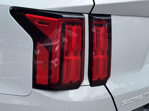 Used 2023 Kia Sorento SX Prestige AWD/4WD image 8