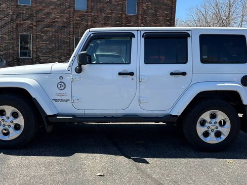 Used 2014 Jeep Wrangler Unlimited Sahara w/ Dual Top Group image 5