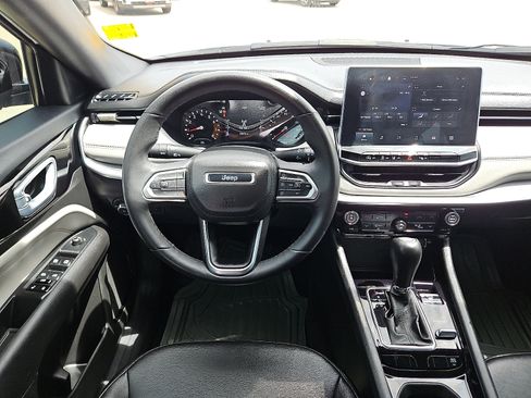 Used 2025 Jeep Compass Limited AWD/4WD image 7