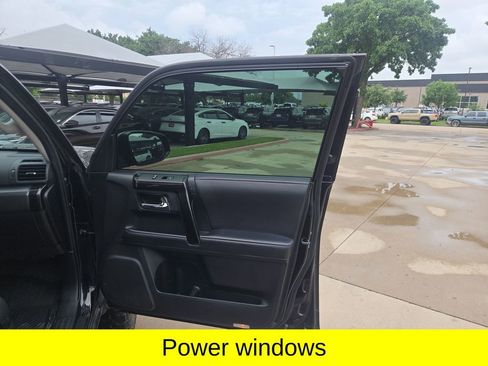 Used 2022 Toyota 4Runner TRD Off-Road AWD/4WD image 17