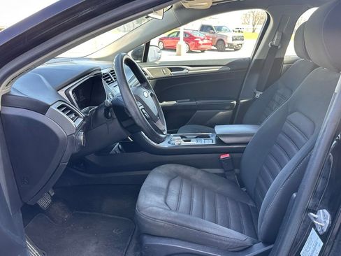 Used 2018 Ford Fusion SE image 11