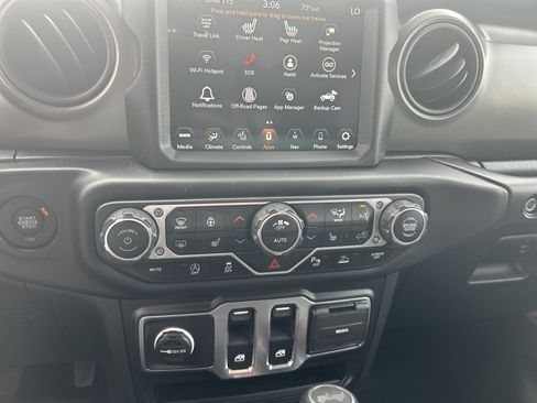 Used 2023 Jeep Wrangler Sport AWD/4WD image 23