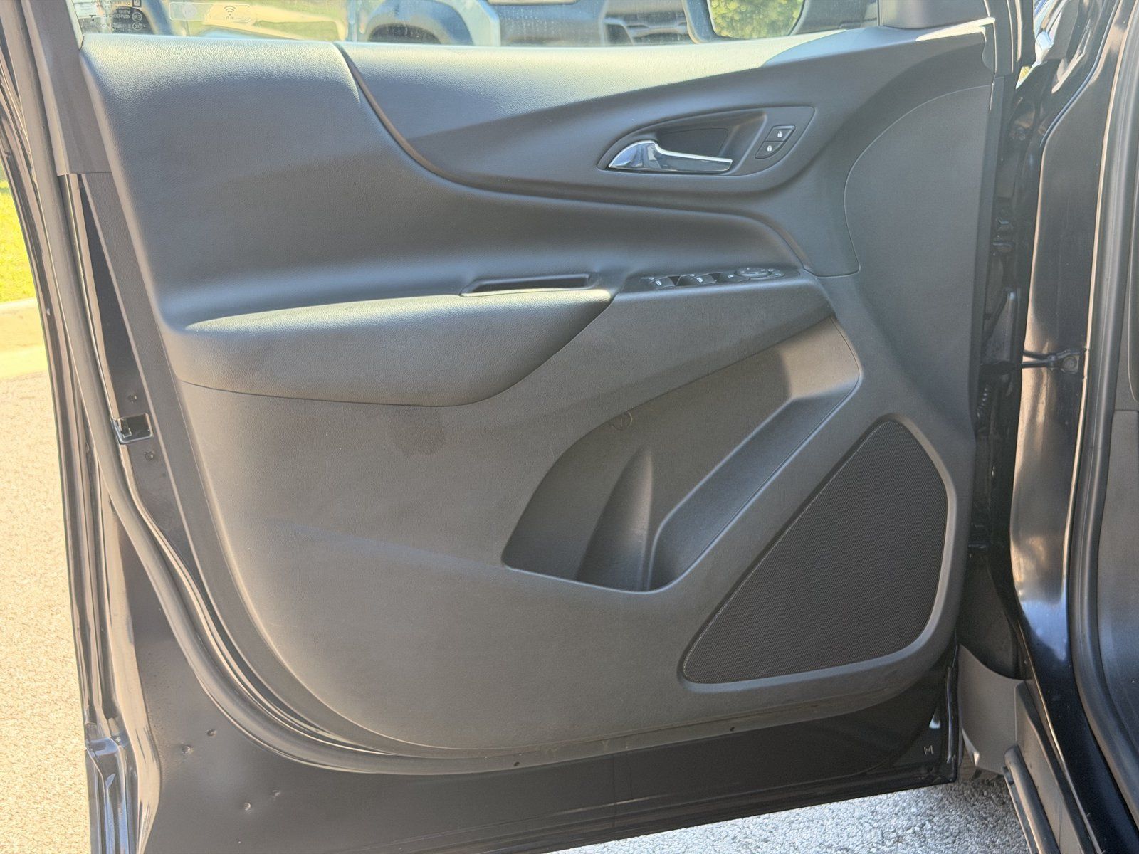 Used 2020 Chevrolet Equinox LT FWD image 16